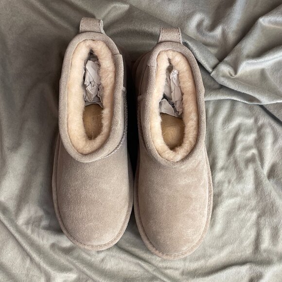 BearPaw Platform boots - Picture 2 of 3